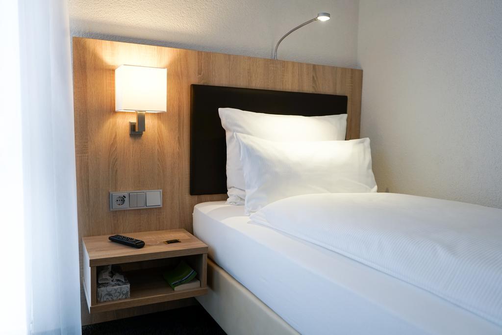 Hotel Go2Bed Weil Am Rhein - Basel Rum bild