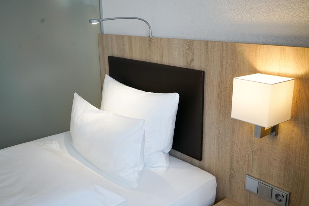 Hotel Go2Bed Weil Am Rhein - Basel Rum bild